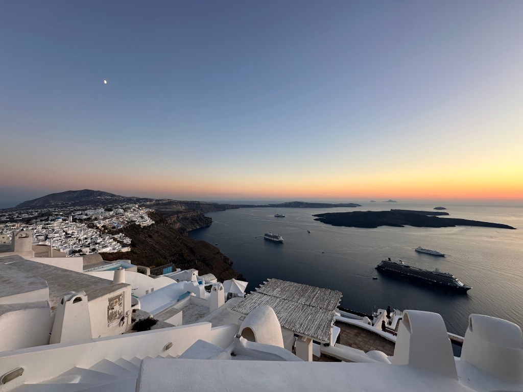 Exploring Santorini in 3 Days: A Late-Summer Getaway Guide&nbsp;🇬🇷